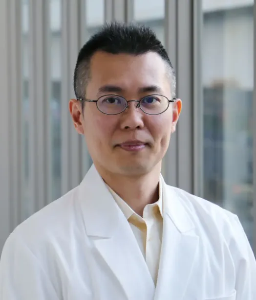 飯塚聡介所長